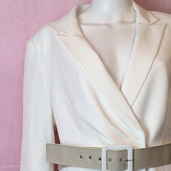 Tahari Ivory Belted Blazer Jacket size 16 Petite - Picture 2 of 8